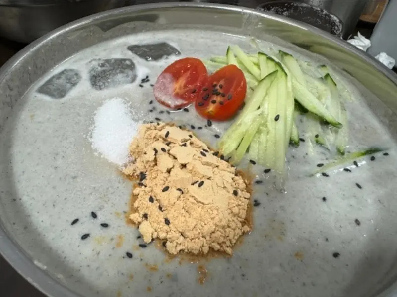 시원한 콩물국수