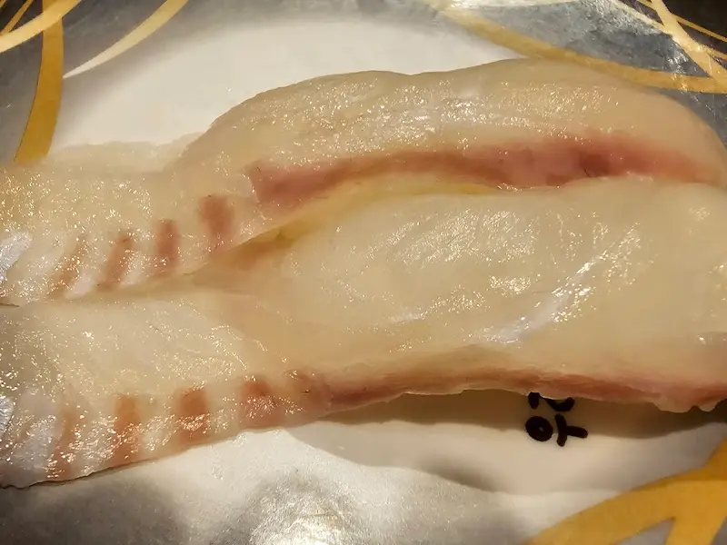 신선한 재료가 한눈에 보이는 초밥