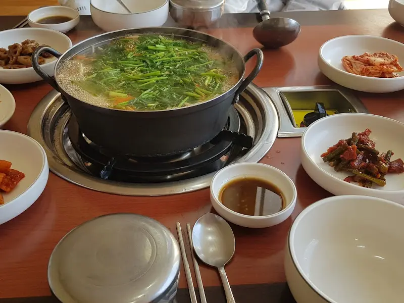 보글보글 끓고 있는 복지리 냄비