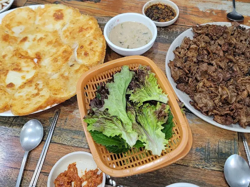 감자전, 닭불고기, 쌈채소