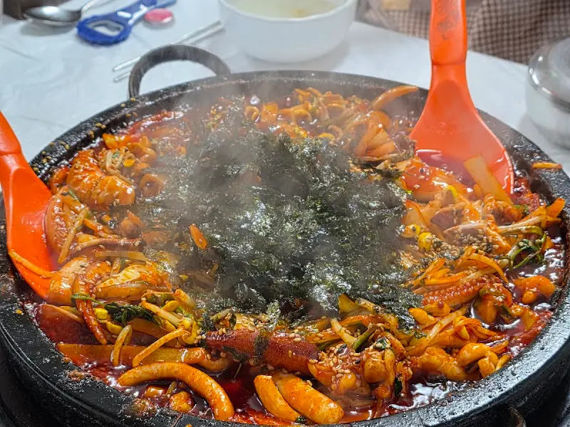 푸짐한 오징어볶음