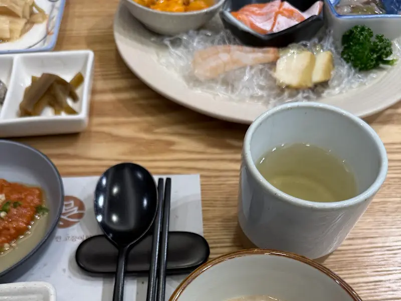 깔끔한 테이블 세팅