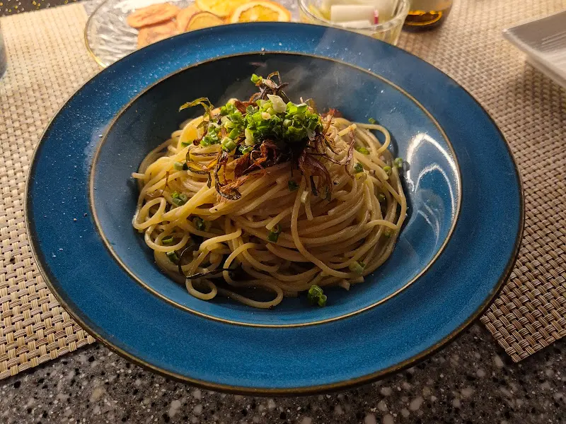 엔초비 오일 파스타 클로즈업