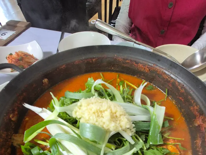 매운탕과 밑반찬