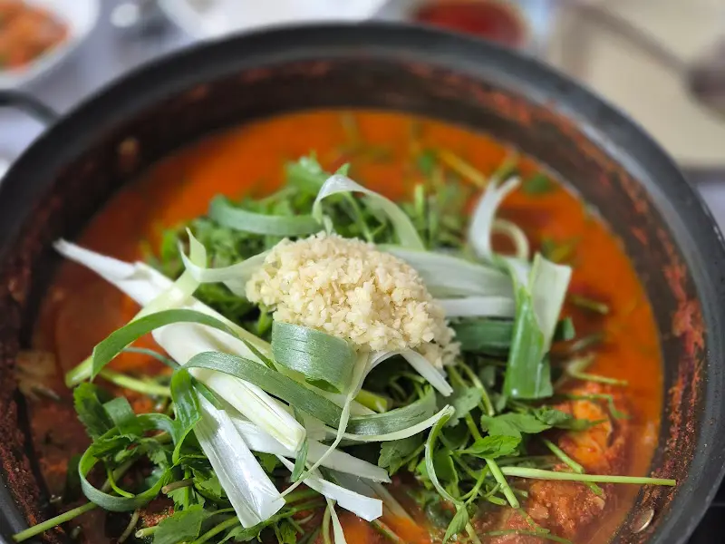 맛있게 끓고 있는 매운탕