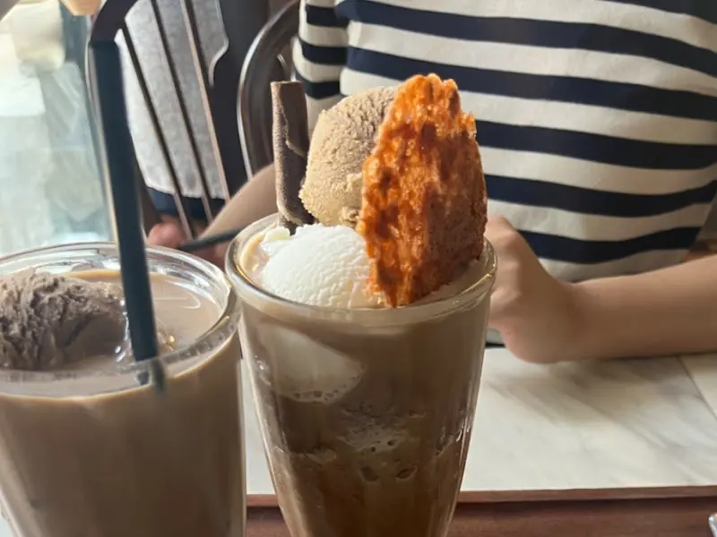 라벤더 밀크티와 짜이 아이스크림