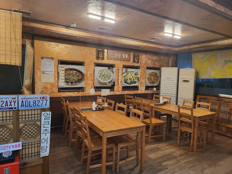 정겨운 식당 내부