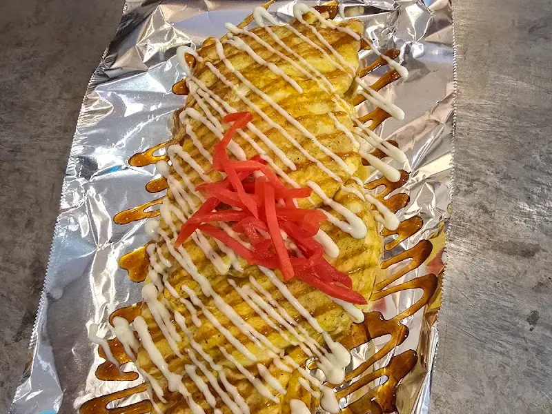 정갈하게 담긴 오코노미야키