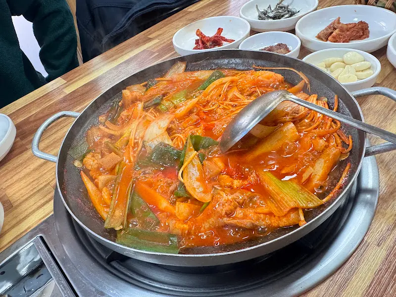 보글보글 끓는 짜글이