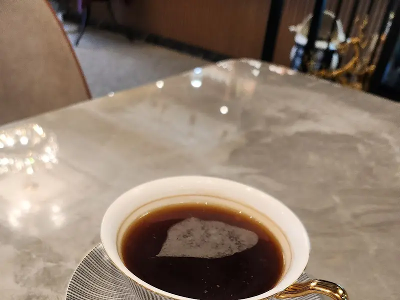 커피가 담긴 컵