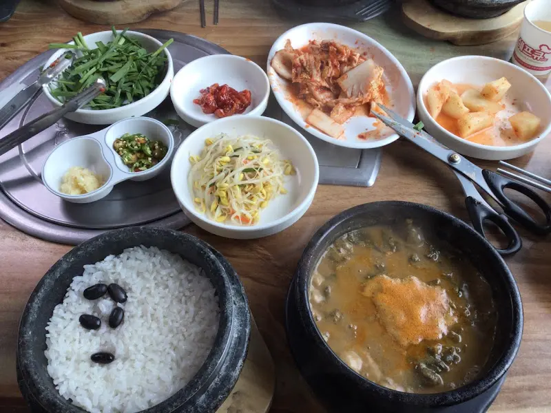 푸짐한 추어탕 한 상 차림