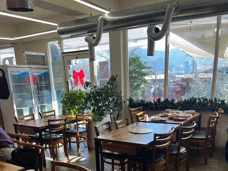 식당 내부 전경