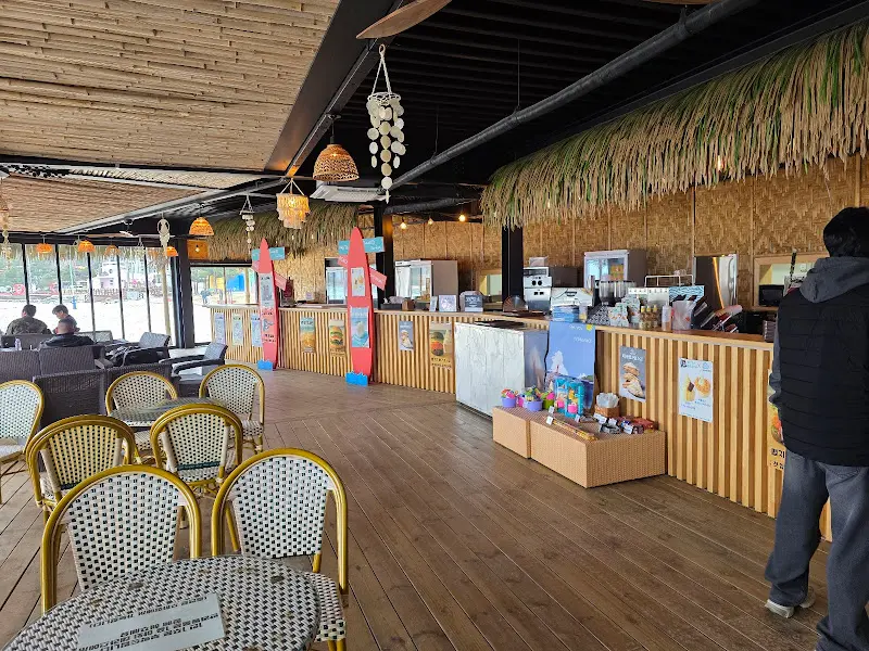 메타비치의 내부 전경