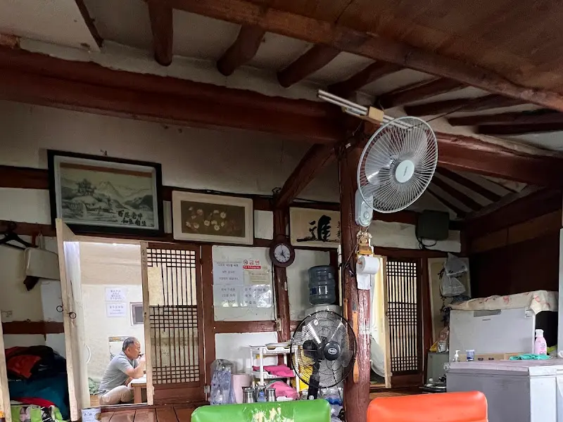 옴팡집 내부