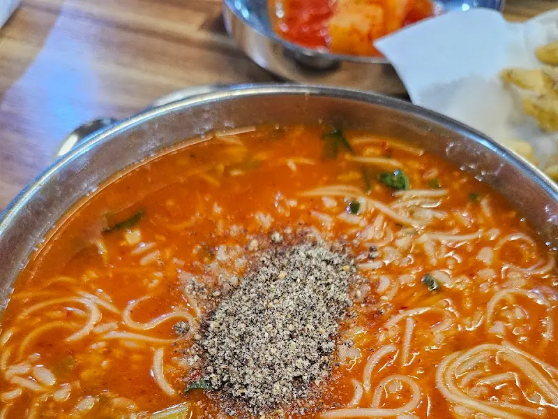 뻘낙지 칼국수