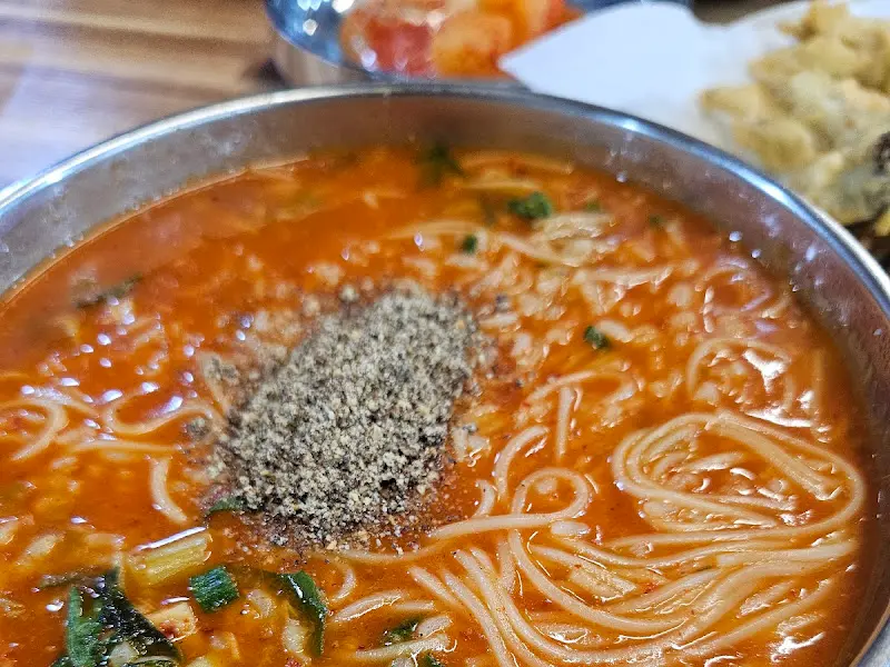 뻘낙지 칼국수 근접샷