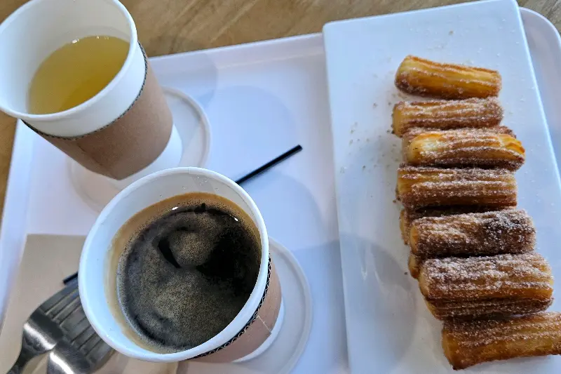 아메리카노와 츄러스