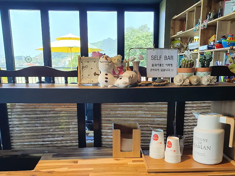 마도로스 카페 셀프바