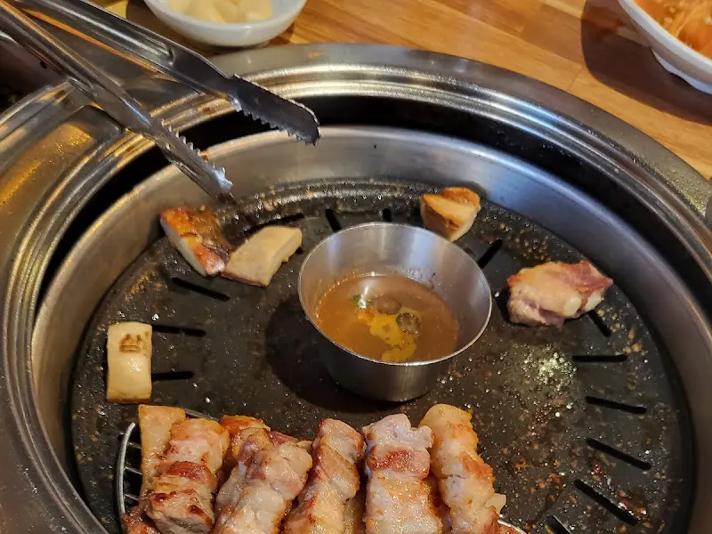 지글지글 익어가는 삼겹살