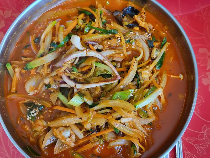 해산물이 푸짐한 불고추짬뽕