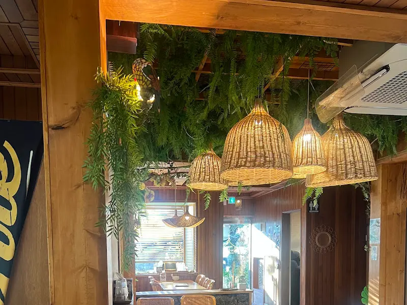 방콕산장 내부 조명