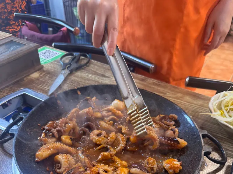 쭈꾸미를 볶는 모습