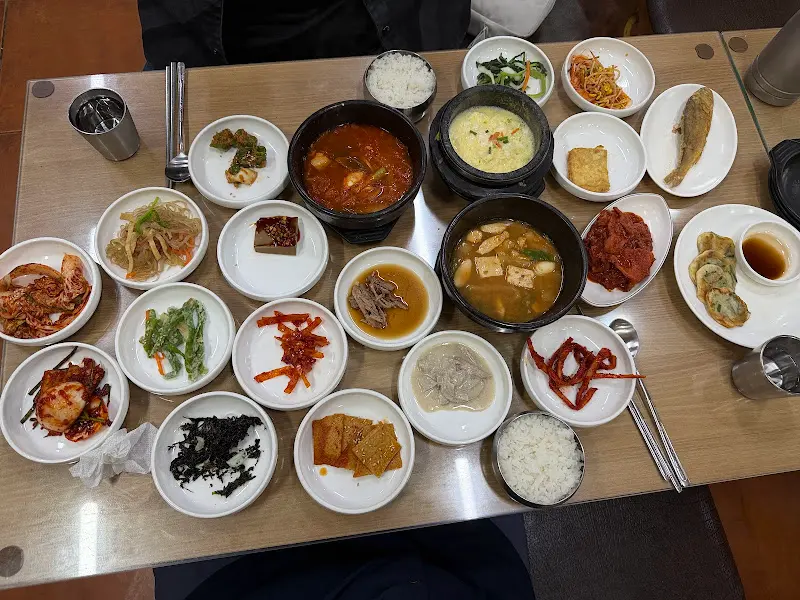 푸짐한 백반 한 상 차림