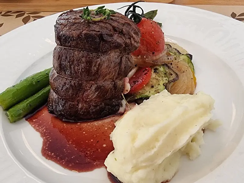 입에서 살살 녹는 안심스테이크