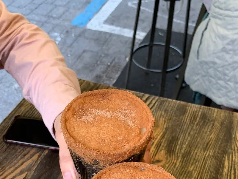 시나몬 흑설탕이 듬뿍 묻은 코젤 다크