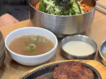 수지에서 맛보는 칼국수, 그 깊은 국물 맛집의 레전드