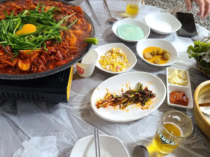 오리궁디 한 상 차림