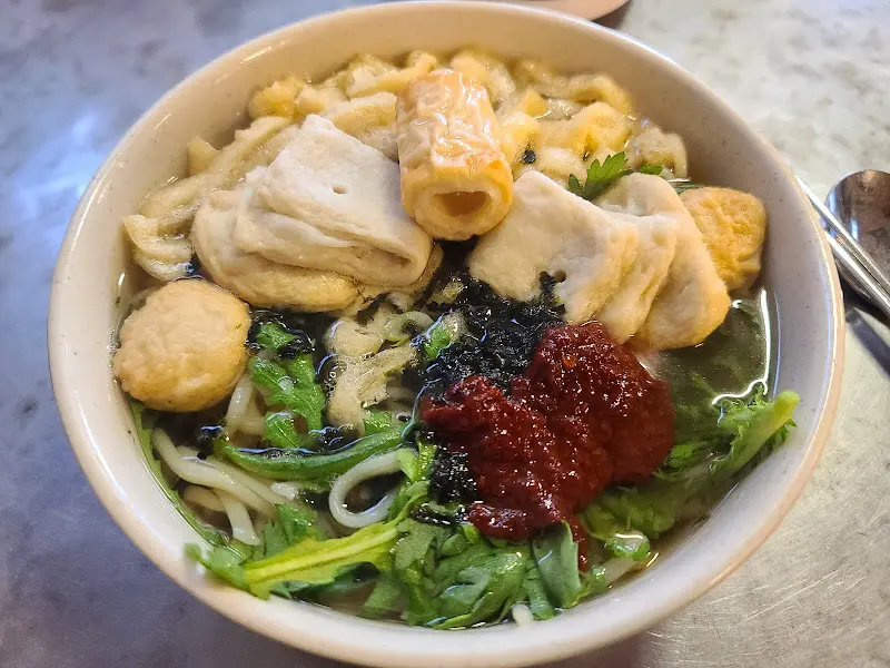 푸짐한 어묵 우동 한 그릇