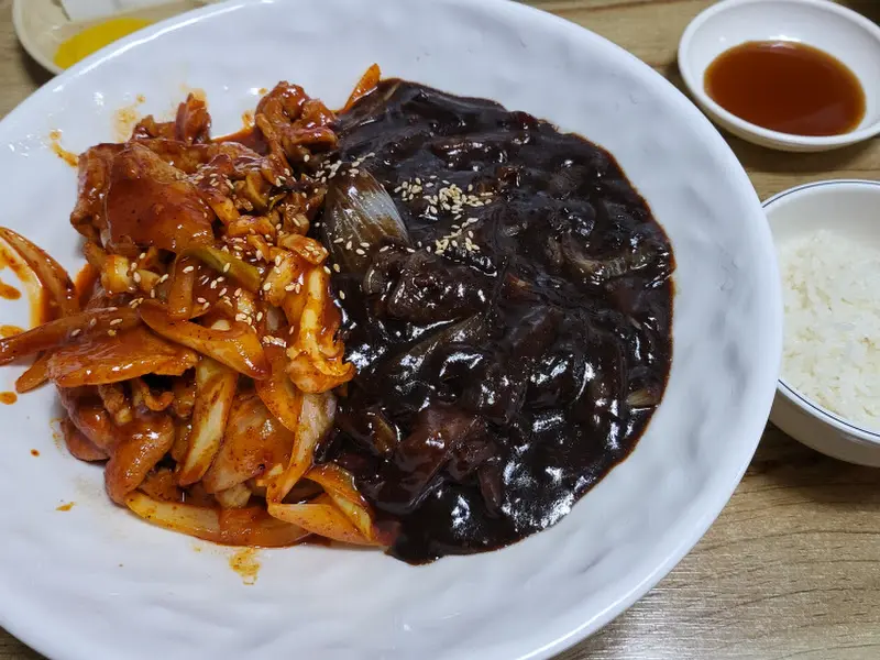 계룡각 제육짜장