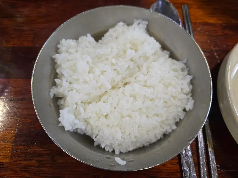 윤기가 흐르는 흰 쌀밥