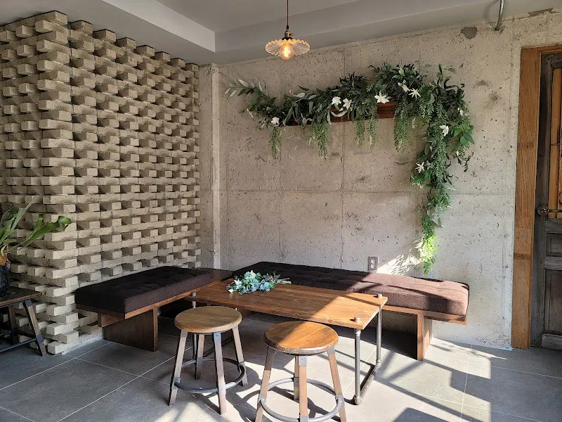 카페 내부, 플랜테리어 좌석 공간