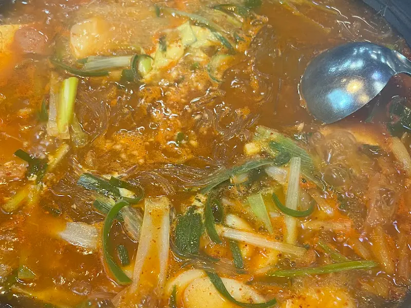 푸짐한 부대찌개 재료들