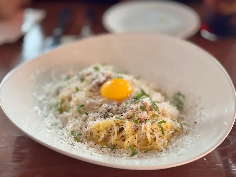 노른자가 톡 터지는 파스타