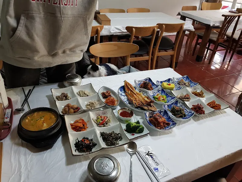 정갈하게 차려진 한상차림