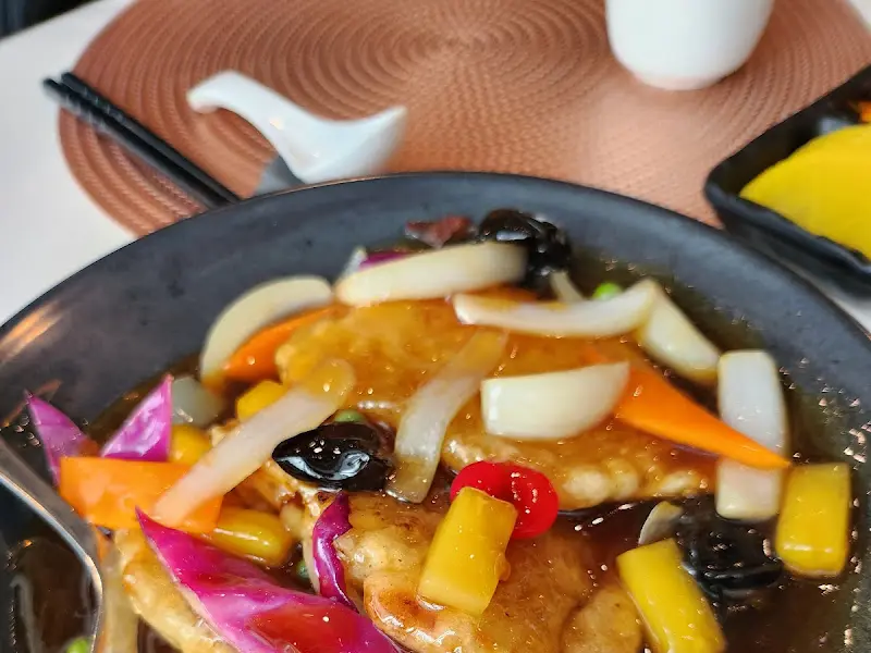 윤기가 좔좔 흐르는 유니짜장의 모습