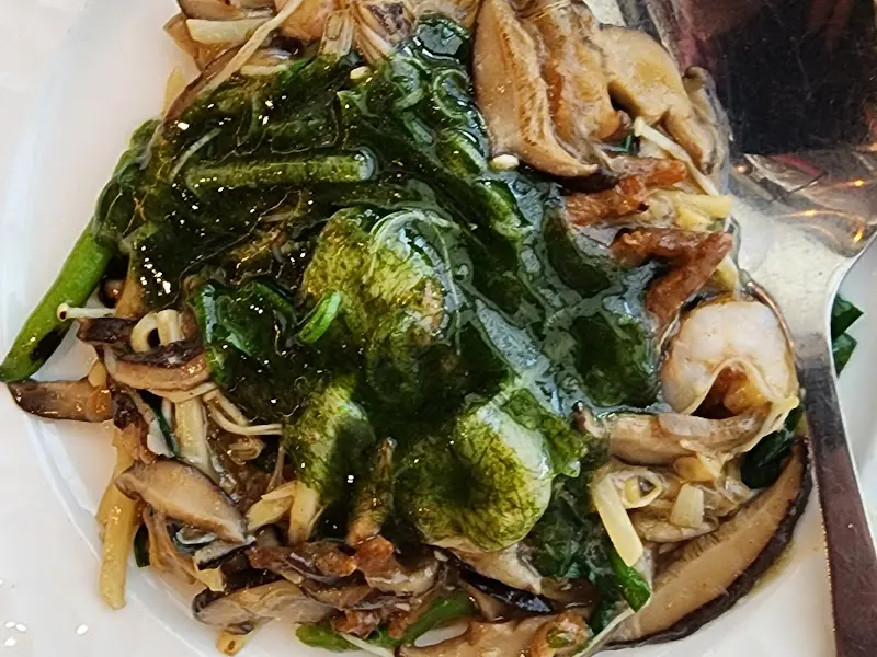 푸짐한 해물이 가득한 조개짬뽕