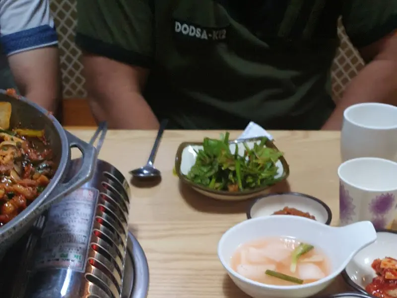 오리탕과 밑반찬