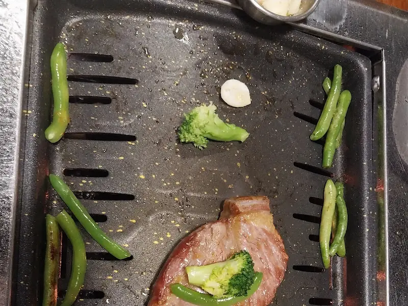 불판 위의 고기