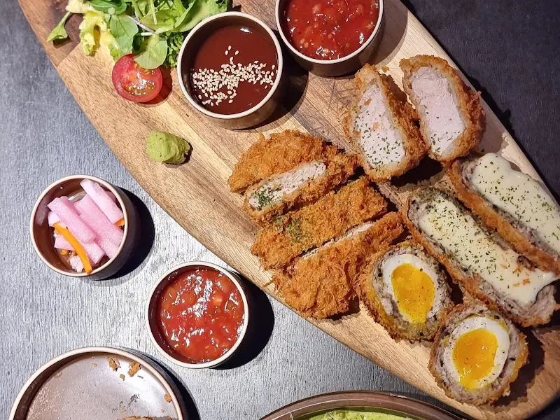 4종 카츠 세트의 황홀한 자태