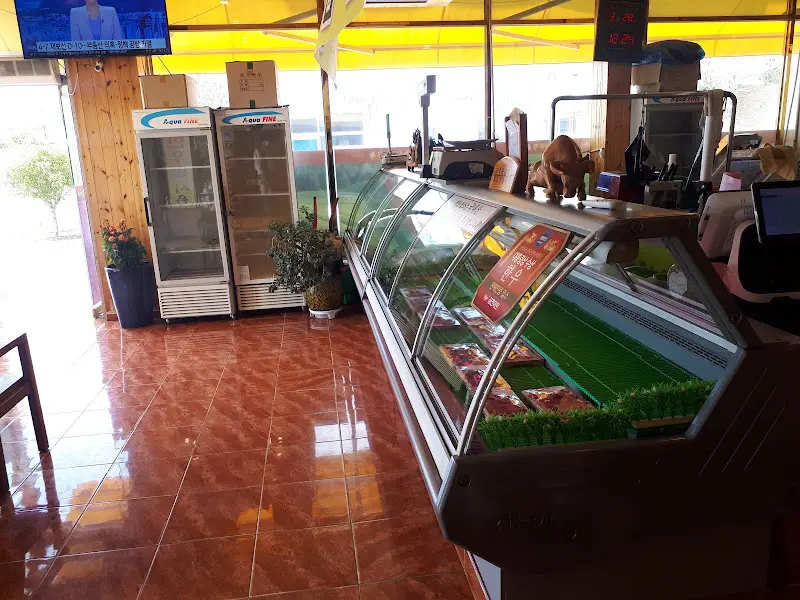 식육식당 내부, 정육 코너