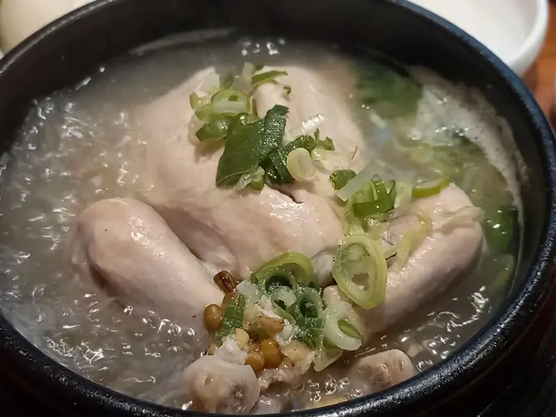 보글보글 끓는 삼계탕