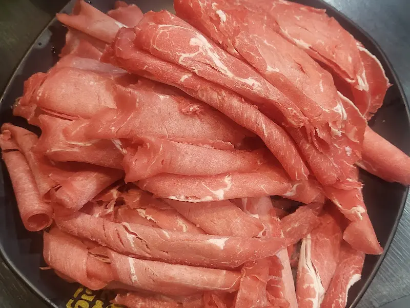 얇게 슬라이스된 소고기