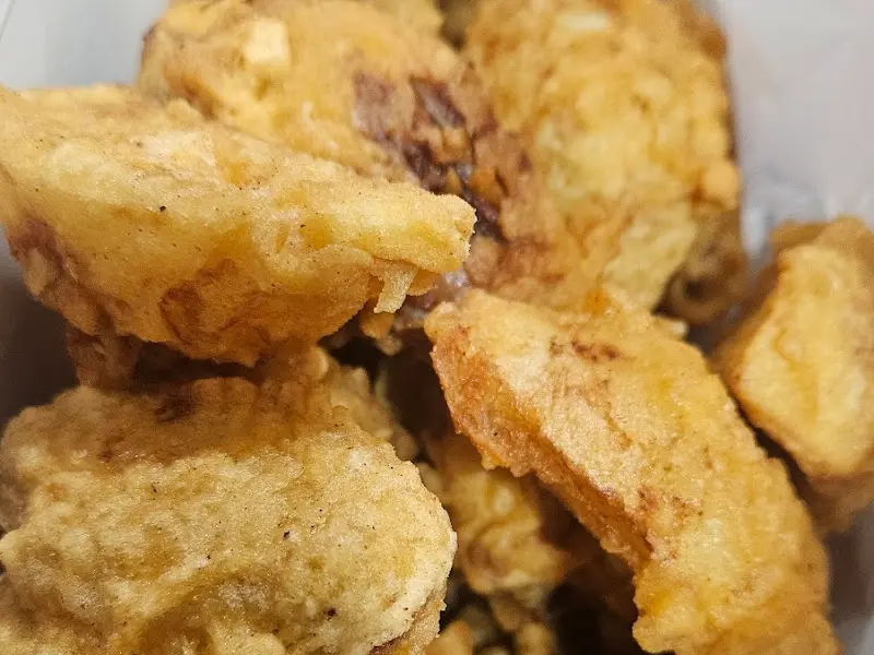 금산닭집 후라이드 치킨 조각 클로즈업