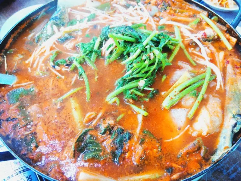 얼큰한 잡어 매운탕 국물