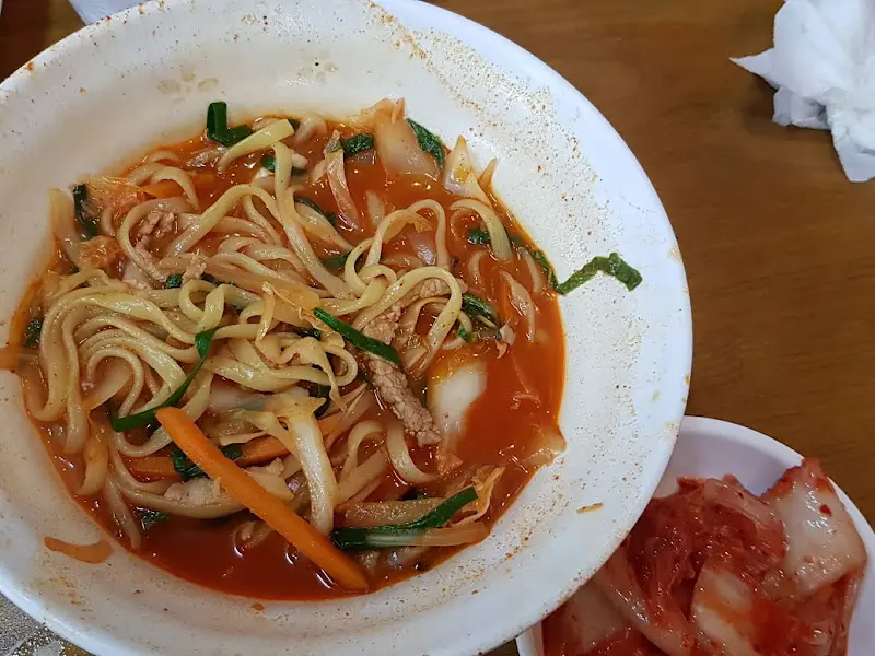 맛있게 비운 짬뽕 그릇