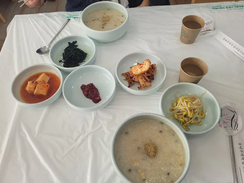 밑반찬과 바지락죽